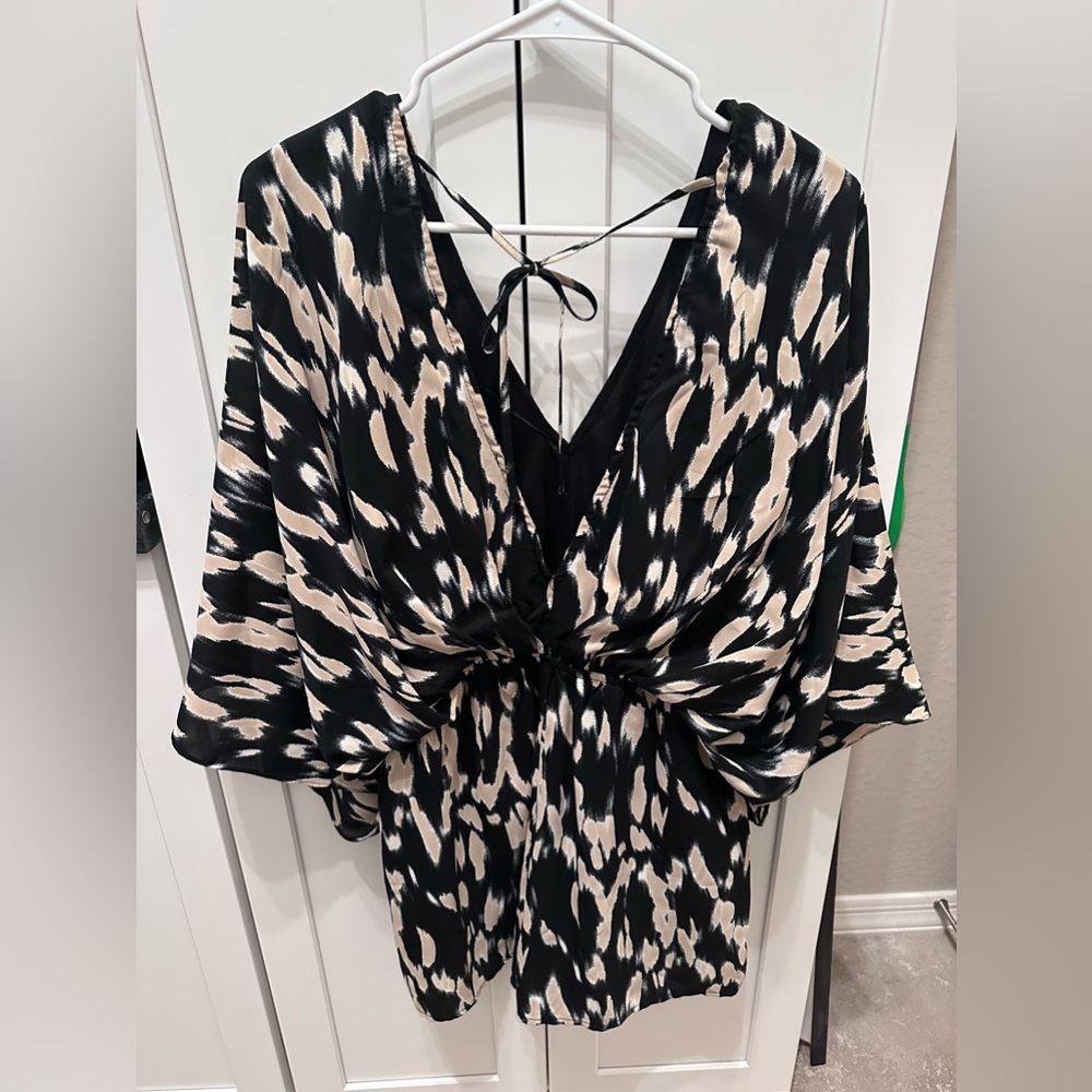 Linden printed kimono romper- from Vici Collection - Picture 1 of 8